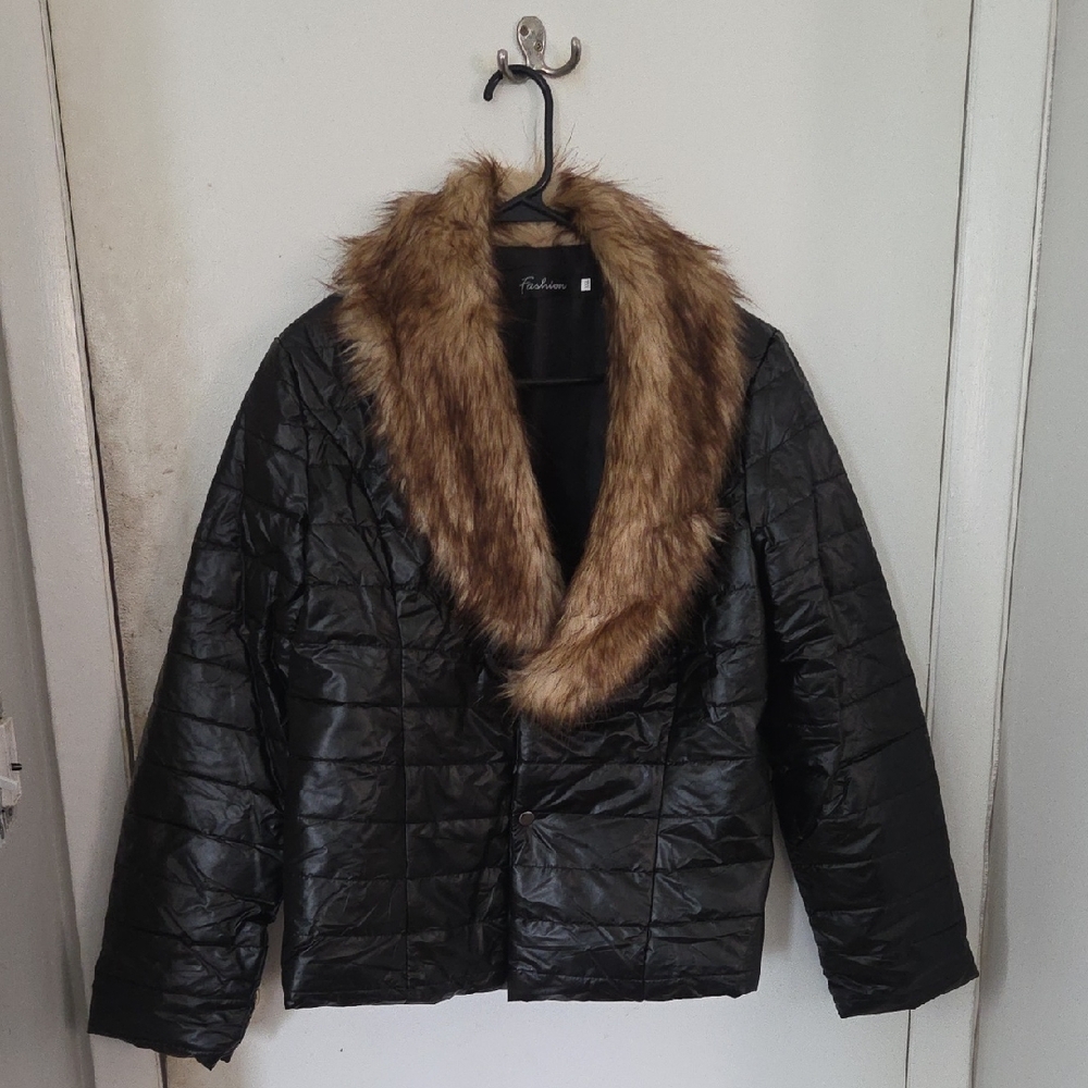 Women’s Black Quilted Jacket with Faux Fur Collar